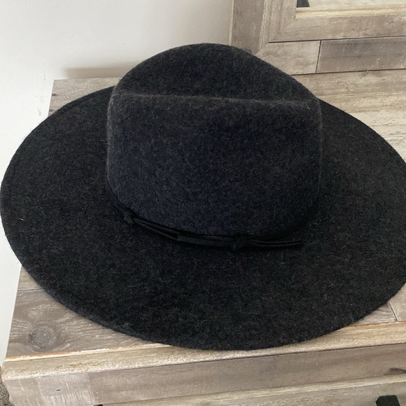 Universal Thread Fedora Hat! - Picture 2 of 5